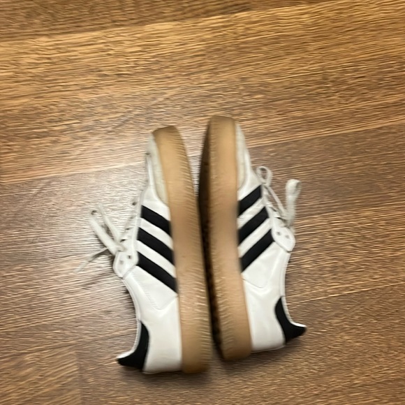 Sambas that have been worn several times . Size 7 US . - Picture 1 of 4